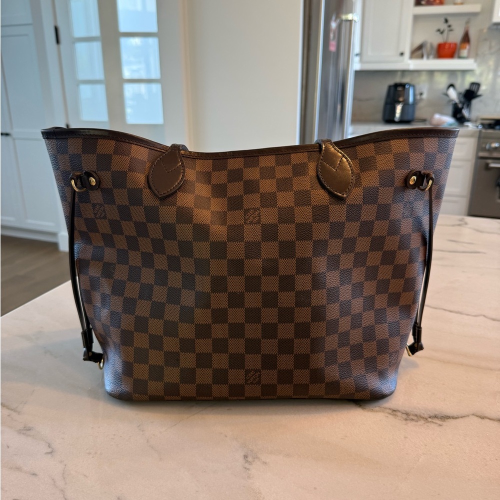100% Authentic Louis Vuitton Neverfull MM